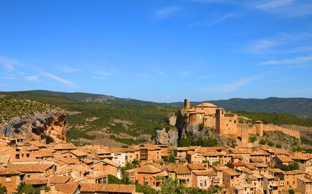 Village and collegiate church of Alquezar, Huesca, Aragon, Spainの写真素材
