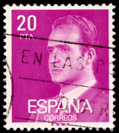 SPAIN-CIRCA 1977: A stamp printed in Spain shows the King of Spain Juan Carlos I, circa 1977のeditorial素材