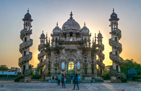 Junagad, Gujrat- April 17th,2018: Children playing in front ofMahabat Maqbara Palace, also Mausoleum of Bahaduddinbhai Hasainbhai.のeditorial素材