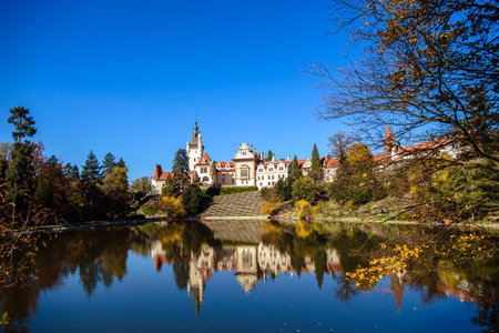 Castle Pruhonice of the Czech Republic in autumn. autumn in the Czech parkの写真素材