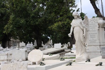 Cuba, Havana, 11,15,2018, Tombs and memorials in Necropolis Cristobal Colon latin americas biggest graveyard Cemetery of Havana. Necropolis Cristobal Colon. Cubaのeditorial素材