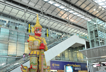 BANGKOK, THAILAND - NOV 07: Suvarnabhumi Airport interior on November 07, 2014. Suvarnabhumi Airport is one of two international airports serving Bangkokのeditorial素材