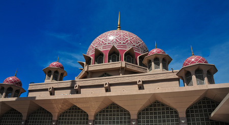 Beauty Of Putrajaya Mosque. Also known as Putra Mosque and it is one of the famous landmark in Putrajaya, Malaysia.のeditorial素材