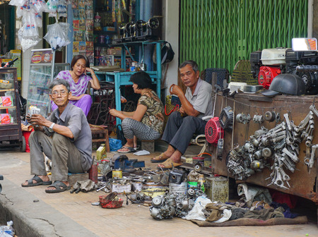 Chau Doc, Vietnam - Sep 2, 2014. Unidentified people selling tools at the outdoor market in Mekong Delta. This market is very popular and attract tourists.のeditorial素材