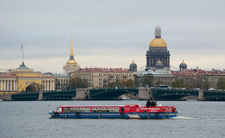 Saint Petersburg, Russia - Oct 14, 2016. Saint Isaac Church, view from Neva river in Saint Petersburg, Russia.のeditorial素材