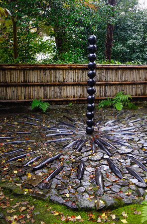 Rock garden Honen-in Temple in Kyoto, Japan. Honen-in is our favorite temple in all of Kyoto, and thatâs saying a lot in a city with over 1600 temples.のeditorial素材