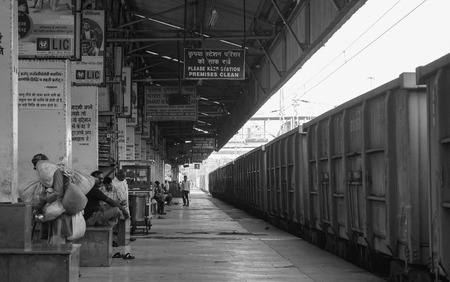 Kolkata, India - Jul 9, 2015. People waiting for the train at station in Kolkata, India. Kolkata is the largest city in Eastern India, as well as in the historical region of Bengal.のeditorial素材