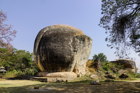 Ruin of guardian statue in front of Mingun Pahtodawgyi pagoda in Mandalay, Myanmar. The pagoda is one of the famous monuments in the world.の写真素材
