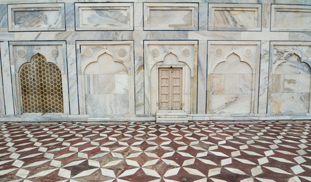 Marble architecture of Taj Mahal in Agra, India.のeditorial素材