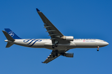 Bangkok, Thailand - Apr 21, 2018. An Airbus A330-300 airplane of China Airlines (SkyTeam) landing at Suvarnabhumi Airport (BKK) in Bangkok, Thailand.のeditorial素材