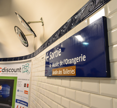 Paris, France - Oct 3, 2018. Interior of Metro station in Paris, France. Paris Metro is one of largest underground system in the world.のeditorial素材