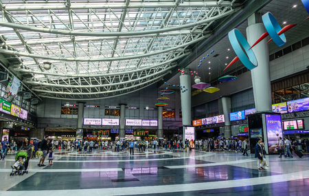 Seoul, South Korea - Feb 6, 2015. Interior of Seoul Station, S. Korea. The station is the primary terminus for the KTX and express services to Busan.のeditorial素材