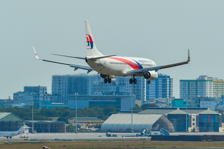 Saigon, Vietnam - Apr 23, 2019. Malaysia Airlines 9M-MXU (Boeing 737) landing at Tan Son Nhat Airport (SGN).のeditorial素材
