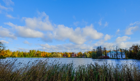 Golden autumn on the lake of Catherine Palace in Saint Petersburg, Russia.のeditorial素材