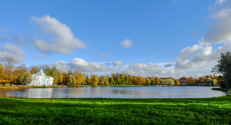 Golden autumn on the lake of Catherine Palace in Saint Petersburg, Russia.のeditorial素材