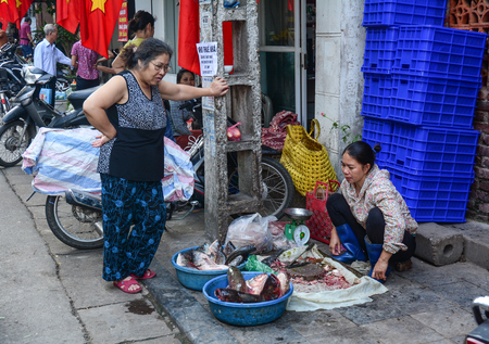Hanoi, Vietnam - Oct 31, 2015. Street market at Old Quarter of Hanoi, Vietnam. Hanoi is one of the most ancient capitals in the world.のeditorial素材