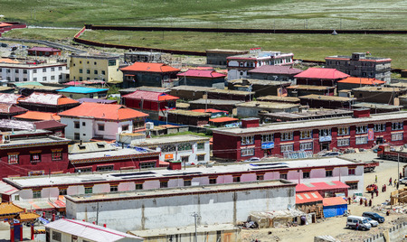 Sichuan, China - Aug 18, 2016. Yarchen Gar Monastery in Garze Tibetan, Sichuan, China. Yarchen Gar is the largest concentration of nuns and monks in the world.のeditorial素材