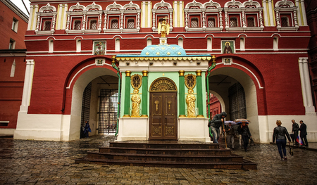 Moscow, Russia - Oct 4, 2016. People visit the Red Square in rainy day. The square is the most recognizable symbol of Russia in the world.のeditorial素材