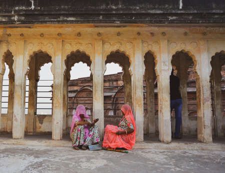 Jodhpur, India - Nov 7, 2017. Indigenous women in the old part of Jodhpur, India. Jodhpur is a city in the Thar Desert of the northwest state of Rajasthan.のeditorial素材