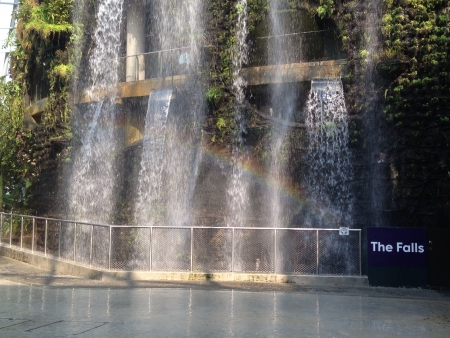 Rainbow at the waterfall at Garden by the Bayの素材