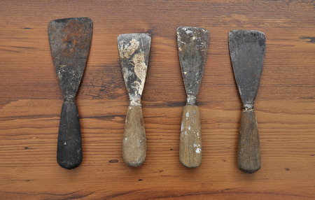 Putty knifes