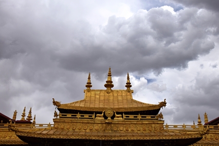 Ganden Monastery located at the top of Wangbur Mountain is one of the "great three" Gelug university monasteries of Tibet. It was founded in 1409 by  founder of the Gelug order.のeditorial素材