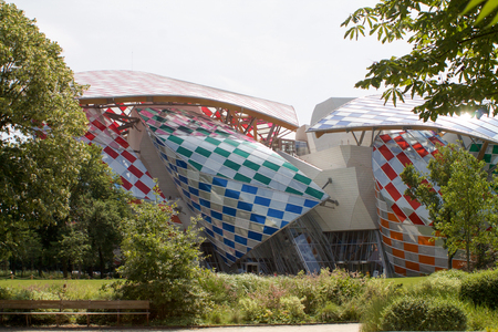 PARIS, FRANCE - JULY 22, 2016: part  of the Louis Vuitton foundation building. It is an art museum and cultural center opened in October 2014.のeditorial素材