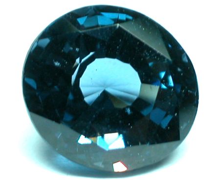 Ceylon spinel facet cutの写真素材