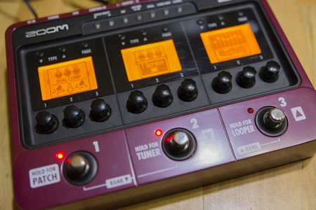 footboard converter melodies with display for electric guitar