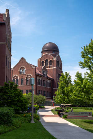 Chicago, IL - June 28th, 2020: The Loyola University campus and Cudahy Science Hall remain quiet during the COVID-19 coronavirus pandemic.のeditorial素材