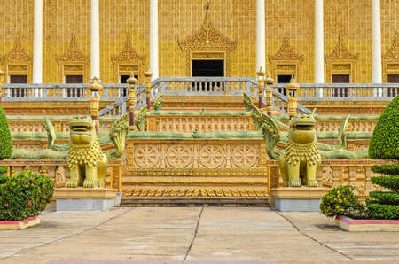 Cambodian seven-headed nagas and lions, depicted as guardian statues at the entrance of the Vipassana Dhura Buddhist Meditation in Oudong, Cambodia's former capitalの写真素材