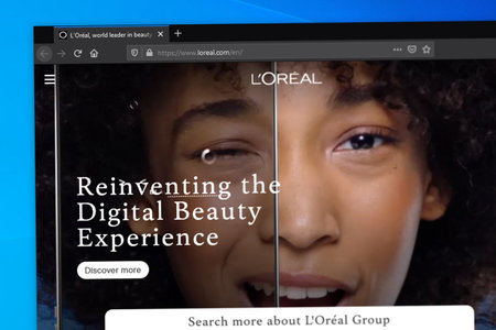 Moscow, Russia - 06 December 2020: Illustrative Editorial, LOreal Group website homepageのeditorial素材
