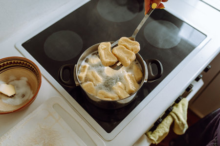 Boil lazy dumplings in boiling water