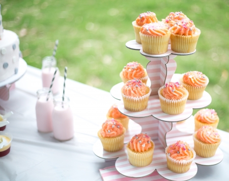 Cupcakes at a birthday party