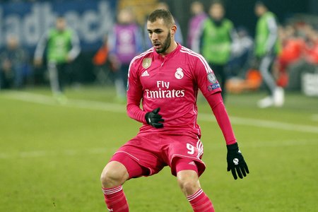 Gelsenkirchen, Germany, February, 18, Karim Benzema of Real, Madrid, in, Champions League, match, between, Schalke 04, and Real, Madrid, at, the, Veltins Arena, February, 18.2015 , in Gelsenkirchen, Germanyのeditorial素材