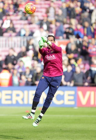 Claudio Bravo in the match FC Barcelona Liga - Atletico Madrid January 30, 2016 at the Camp Nou, Barcelona, Spainのeditorial素材