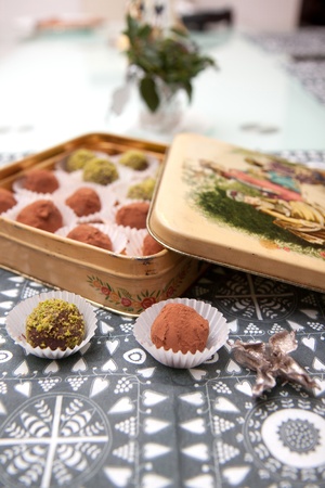 Homemade sweet chocolate in vintage boxの写真素材