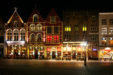 BRUGE, BELGIUM, 2015: Night view on facades of old medieval buildingsのeditorial素材