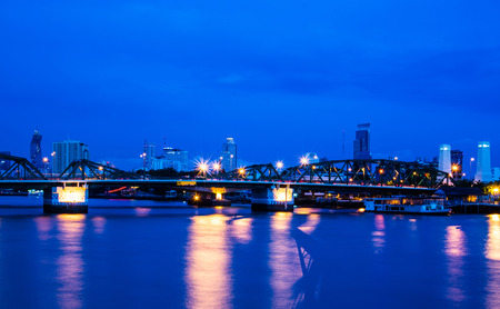 Night Night Landscape Phra Phuttha Yodfa Bridge Bangkok Thailand. Old Bridge, Memorial Bridgeのeditorial素材