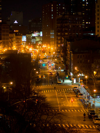 Night view on Brooklyn from Brooklyn Bridgeのeditorial素材