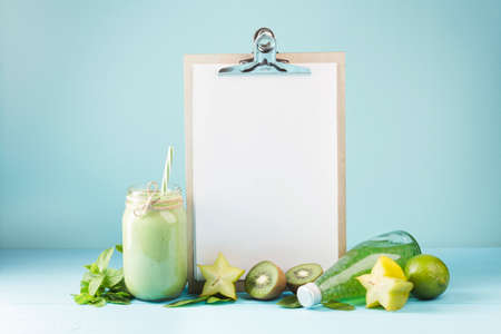 fruit smoothie with blank clipboard copyspaceの写真素材