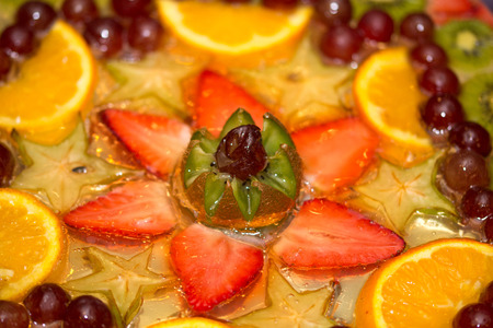 strawberries with orange kiwi and gelatin