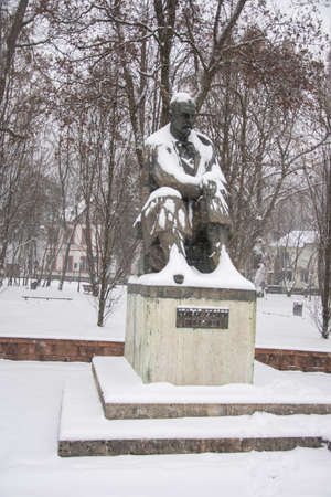 Bronze statue of the writer George Cosbuc from Bistrita, Romania, 2021のeditorial素材
