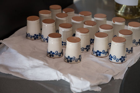 20 porcelain mugs ready for the party