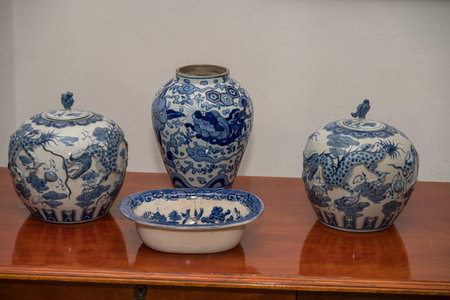 Chinese Ming Style Vintage Blue White Dragon Porcelain Lidded Ginger Temple Jarの写真素材