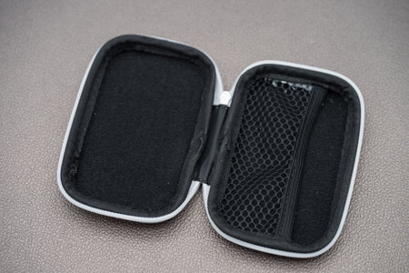 Multifunctional Earphone Bag Portable Storage Bag Zipper Hard Caseの写真素材