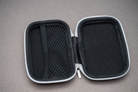 Multifunctional Earphone Bag Portable Storage Bag Zipper Hard Caseの写真素材