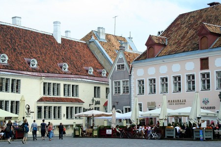 TALLINN ESTONIA - ON  07/25/2009 - town square of  the medieval town of Tallinn, Estoniaのeditorial素材