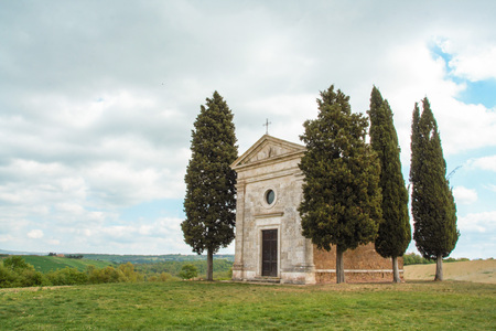 AT SAN QUIRICO D'ORCIA - ON 04/25/2017 - The little church of Vitaleta in Val d'Orcia, Siena, Italyのeditorial素材
