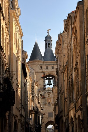 AT BORDEAUX - FRANCE - ON 08/25/2017 - Ancient door of Bordeaux, known as grosse cloche grosse clocheのeditorial素材